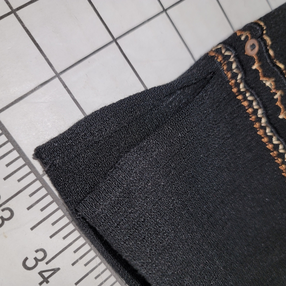 Woman's Black Koret Black Capris with Brown Stitch Design- 18 Preloved - Picture 10 of 11